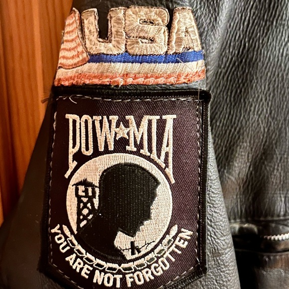 Men’s Black Leather Heavy Bomber Motorcycle Jacket Patches Zippers 🚫sold🚫 - Picture 7 of 14